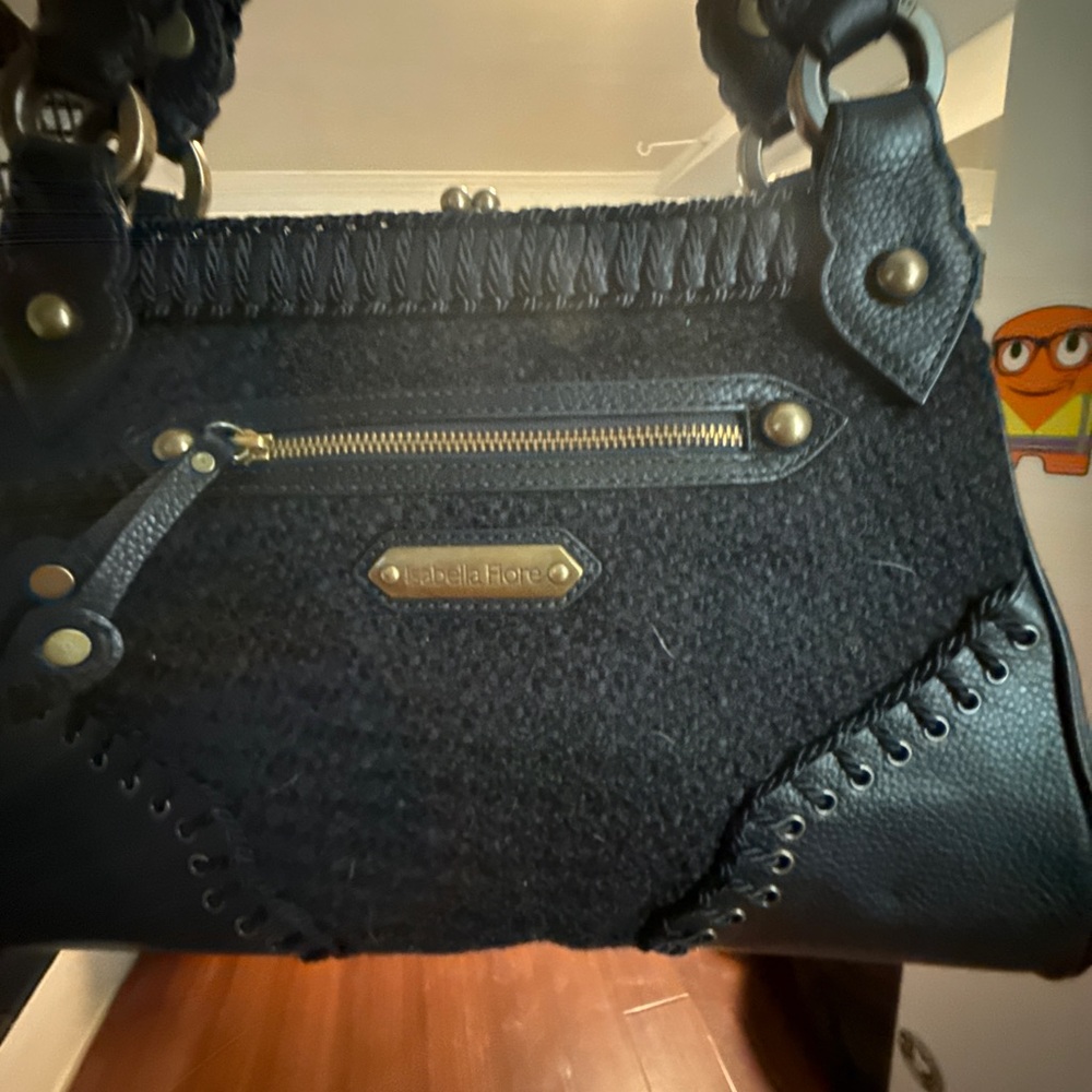 Isabella Fiore Black Shoulder Bag with Textured Design